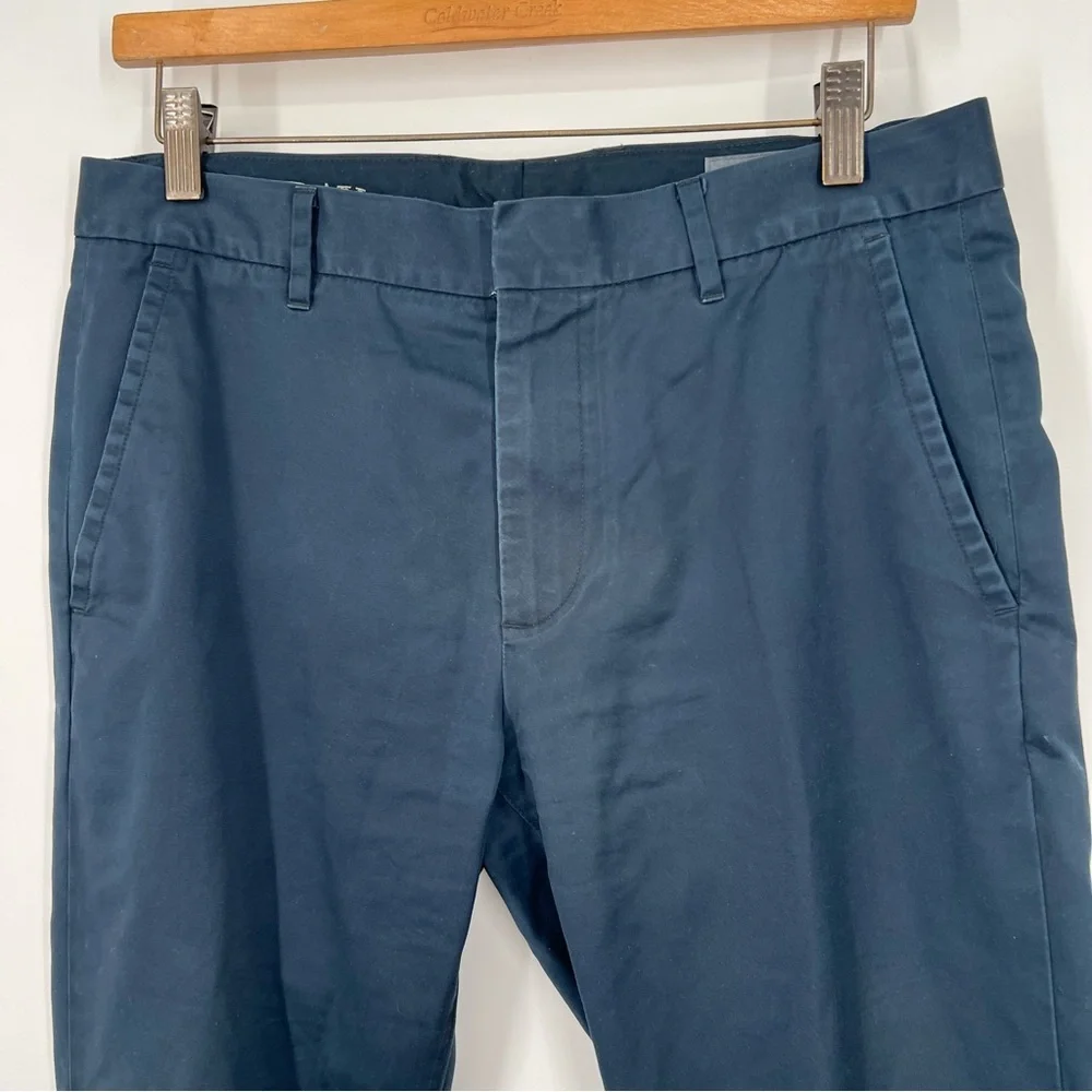 Bonobos 31 x 30 Weekday Warrior Navy Blue Chino Pants